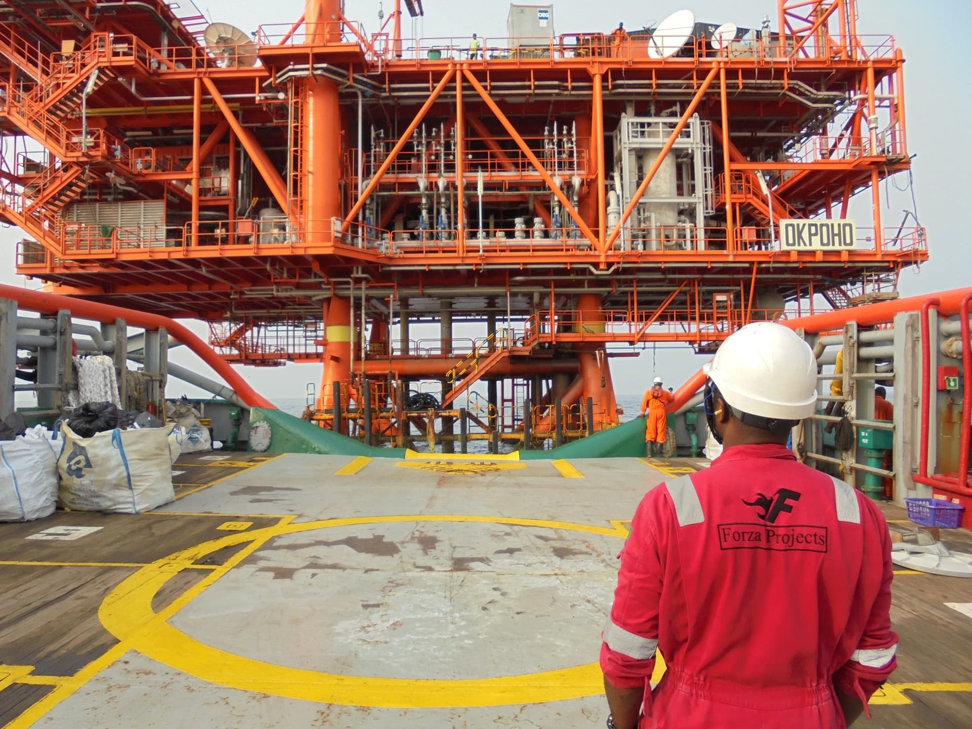 Offshore platform helideck with crew